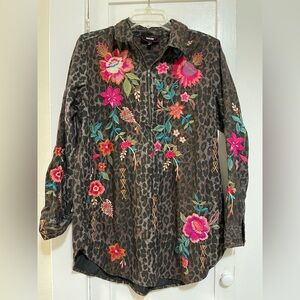 JOHNNY WAS ZIP UP NYLAH EMBROIDERED ANIMAL PRINT TOP small